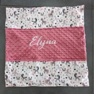 Coussin brodé personnalisé prénom