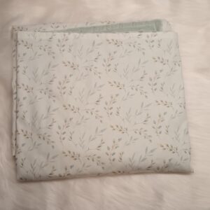 Couverture bébé en minkee et coton, douce et enveloppante dès la naissance Couverture bébé fait main, côté minkee tout doux et tissu coton Couverture bébé personnalisée avec prénom, idéale pour le sommeil et les balades Couverture bébé artisanale, chaude et confortable pour les siestes