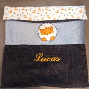 Couverture bébé en minkee et coton, douce et enveloppante dès la naissance Couverture bébé fait main, côté minkee tout doux et tissu coton Couverture bébé personnalisée avec prénom, idéale pour le sommeil et les balades Couverture bébé artisanale, chaude et confortable pour les siestes