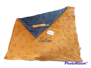 Couverture bébé en minkee et coton, douce et enveloppante dès la naissance Couverture bébé fait main, côté minkee tout doux et tissu coton Couverture bébé personnalisée avec prénom, idéale pour le sommeil et les balades Couverture bébé artisanale, chaude et confortable pour les siestes