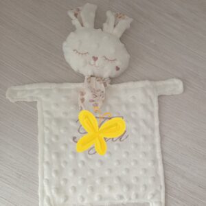 Doudou carré fait main en coton et tissu doux, compagnon câlin pour bébé Doudou carré bébé, doux et rassurant, idéal dès la naissance Doudou carré artisanal pour bébé, facile à attraper et câliner