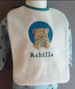 Grand bavoir brodé personnalisé