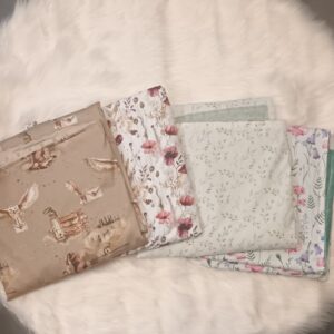 Couverture bébé en minkee et coton, douce et enveloppante dès la naissance Couverture bébé fait main, côté minkee tout doux et tissu coton Couverture bébé personnalisée avec prénom, idéale pour le sommeil et les balades Couverture bébé artisanale, chaude et confortable pour les siestes